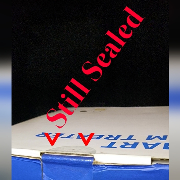 Nib 3in1 Treat Tosser + 2 way speakers + camera (WiFi+app) Attn ALL Pet Lovers - Picture 4 of 11